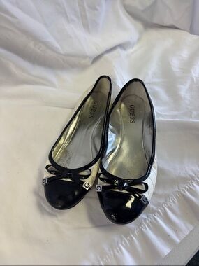 GUESS Black and White Quilted Patent Ballet Flats with Bow